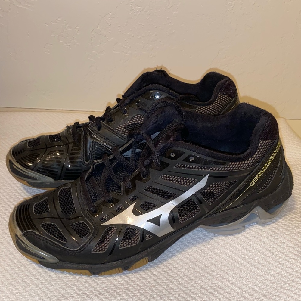Volleyball shoes